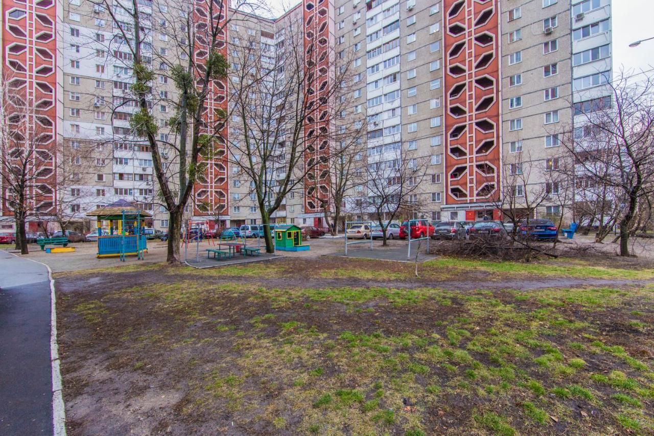 Уютная, Просторная Видовая Трехкомнатная Квартира Возле Метро Академгородок На 6 Мест Kiev Ngoại thất bức ảnh